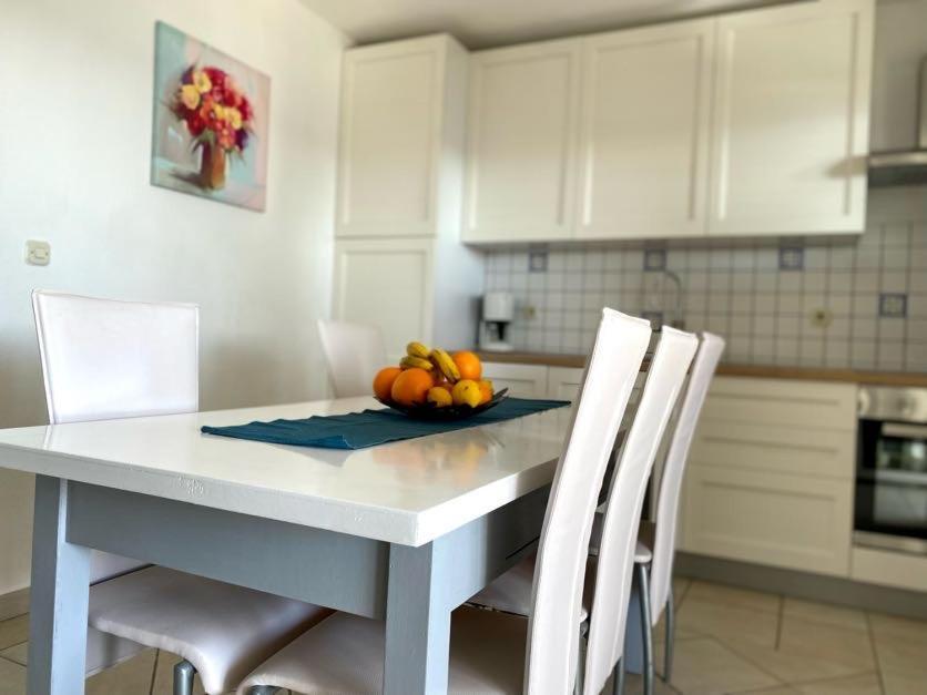 Villa Mihaela - Apartment Ika Cesarica Eksteriør billede